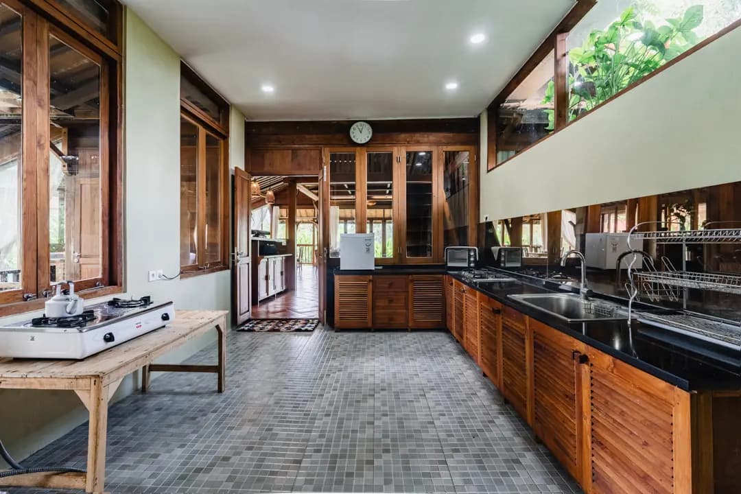 Ruang villa dan lingkungan persawahan