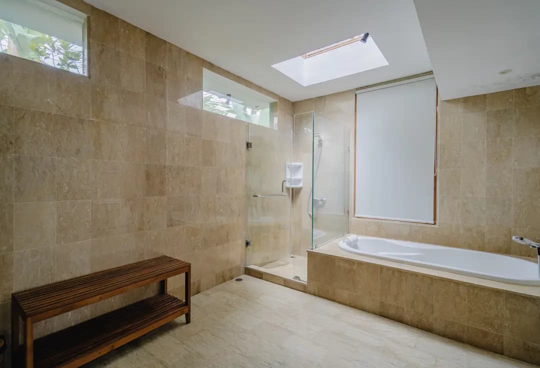 Kamar Twin dan kamar mandi